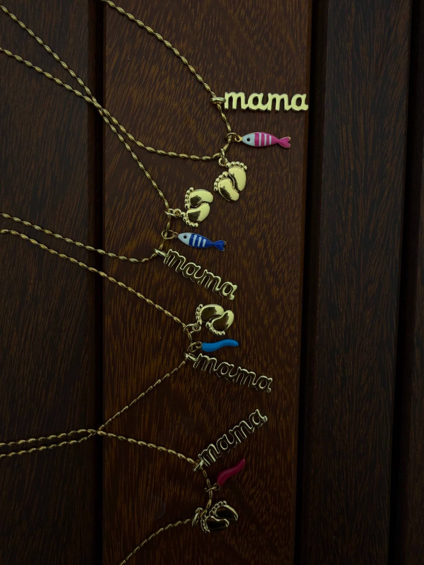Mamá Charm Chain