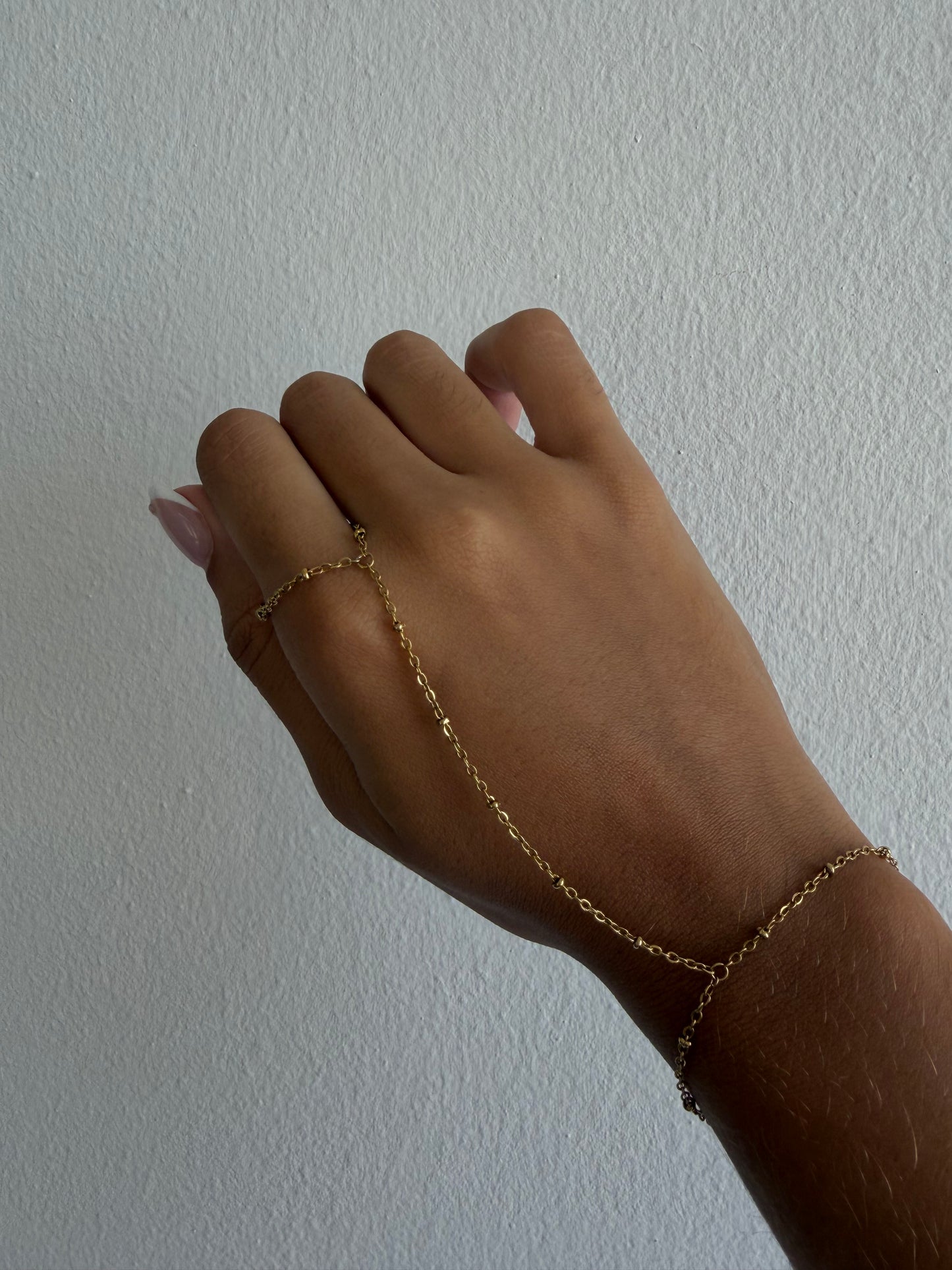 Saudi Hand Chain
