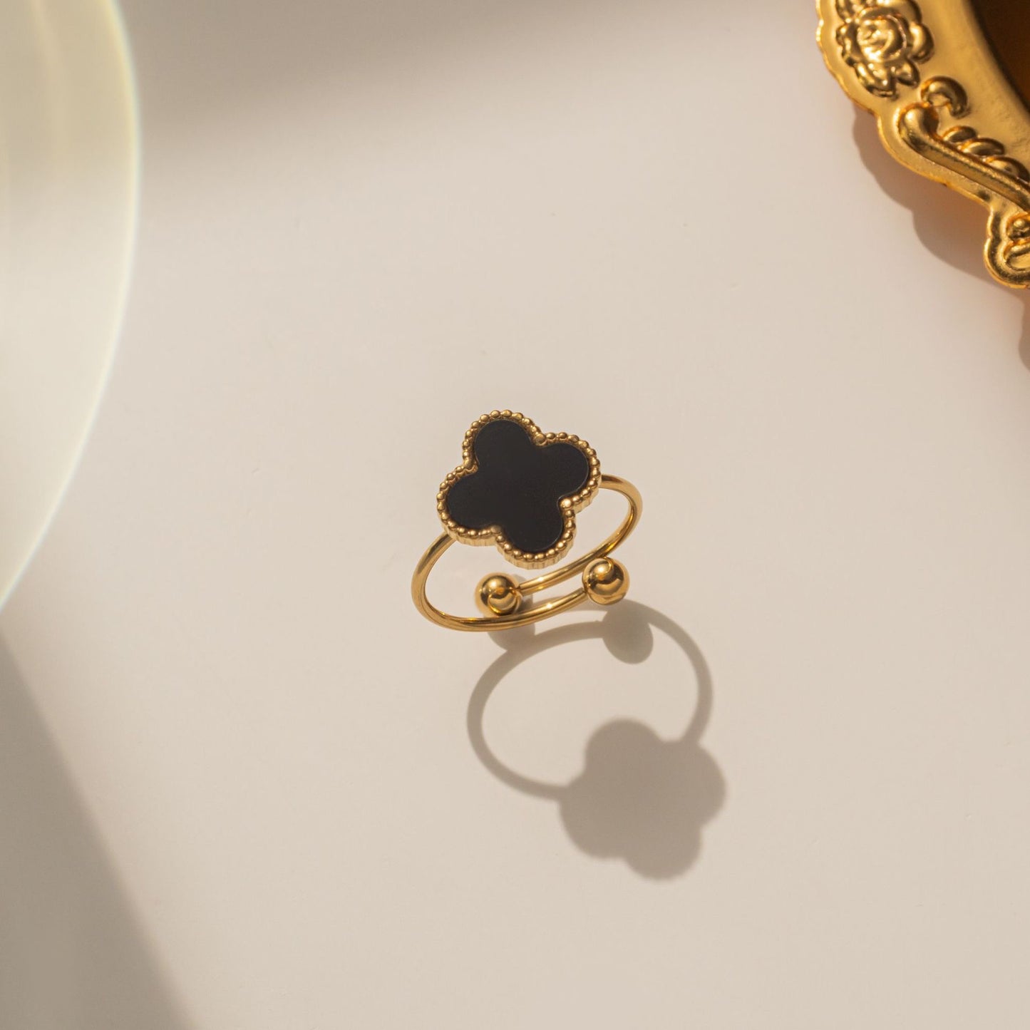 Color Clover Ring