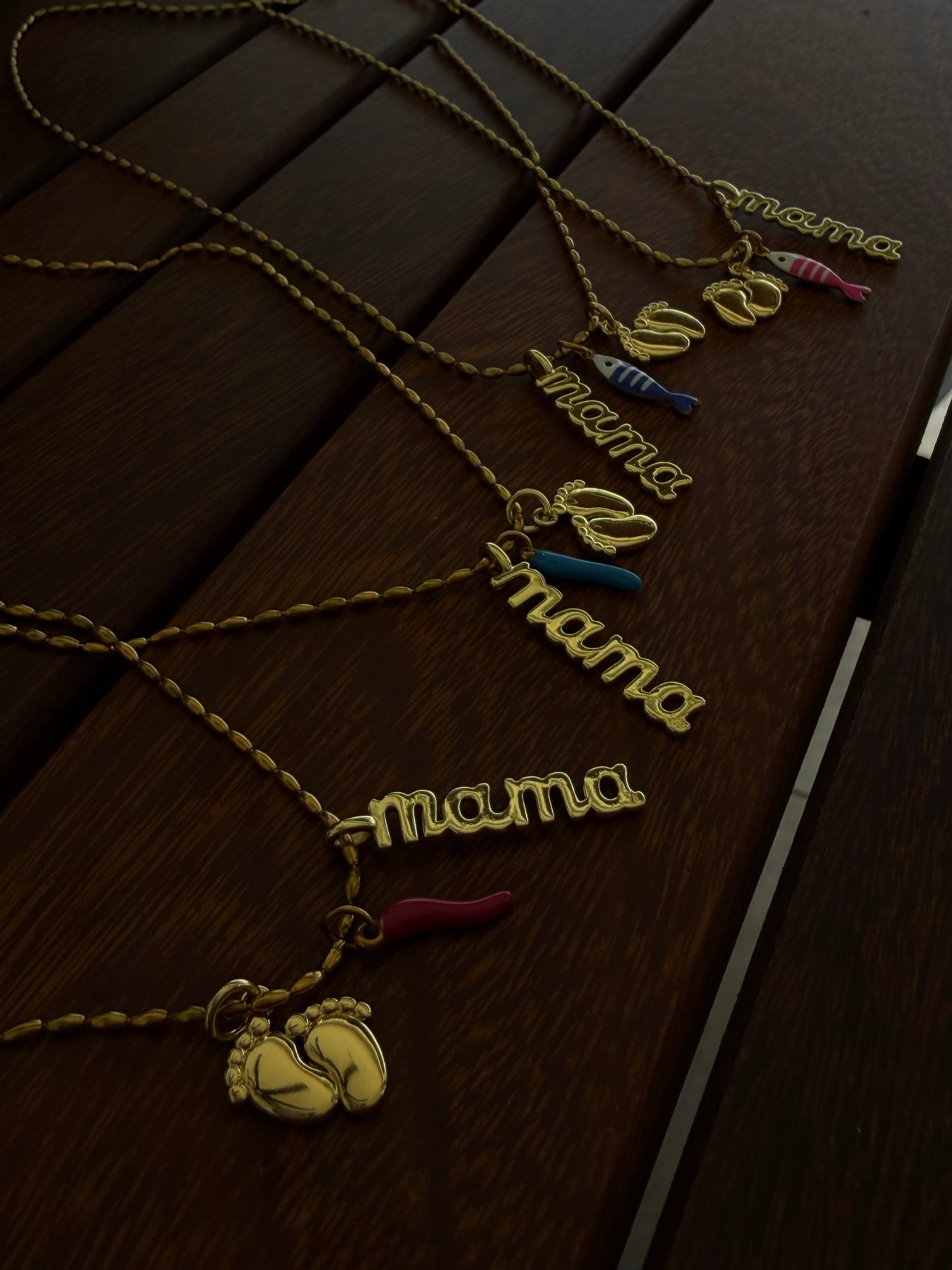 Mamá Charm Chain